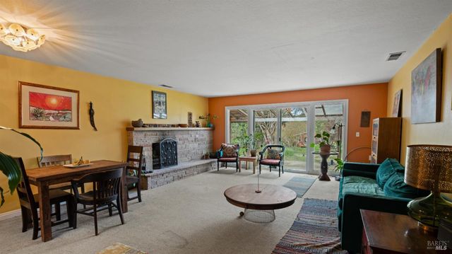 5932 Fredricks Rd, Sebastopol, CA 95472