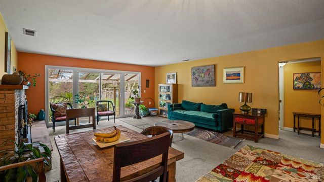 5932 Fredricks Rd, Sebastopol, CA 95472