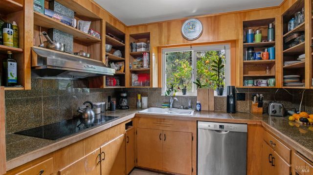 5932 Fredricks Rd, Sebastopol, CA 95472