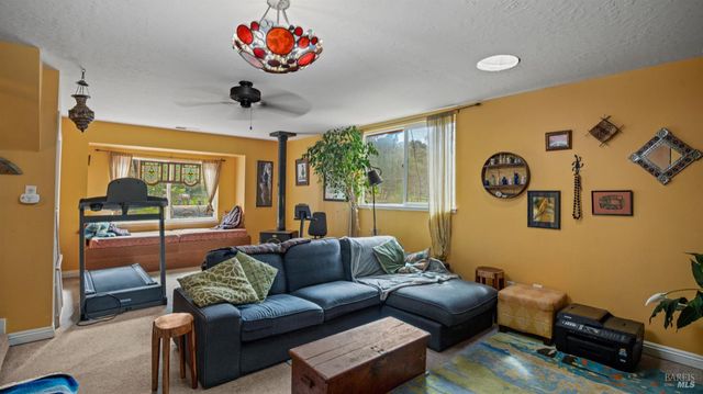 5932 Fredricks Rd, Sebastopol, CA 95472