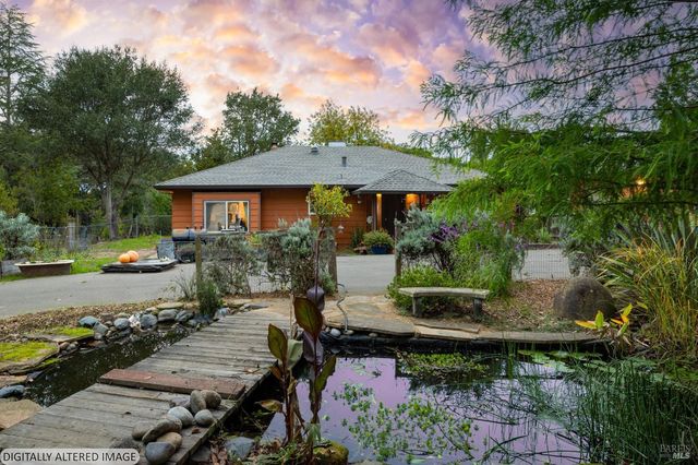 5932 Fredricks Rd, Sebastopol, CA 95472