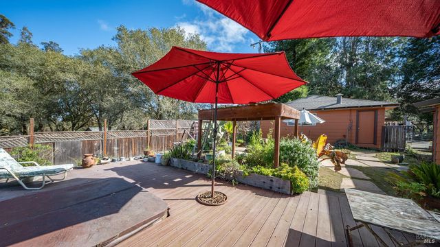 5932 Fredricks Rd, Sebastopol, CA 95472