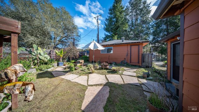 5932 Fredricks Rd, Sebastopol, CA 95472