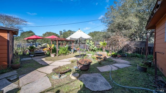 5932 Fredricks Rd, Sebastopol, CA 95472