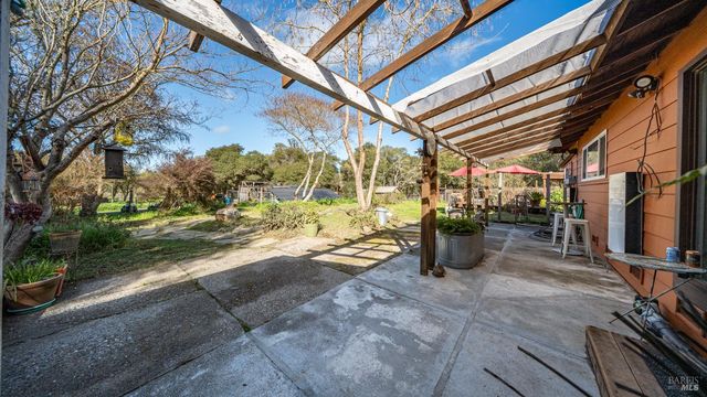 5932 Fredricks Rd, Sebastopol, CA 95472