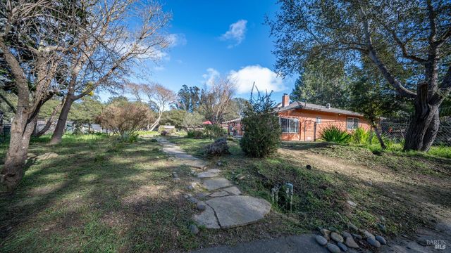 5932 Fredricks Rd, Sebastopol, CA 95472