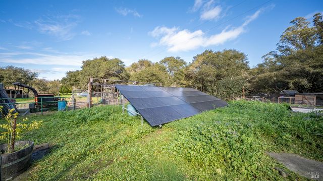 5932 Fredricks Rd, Sebastopol, CA 95472