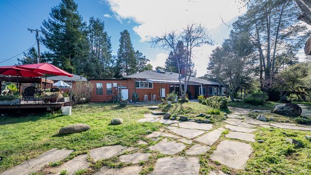5932 Fredricks Rd, Sebastopol, CA 95472