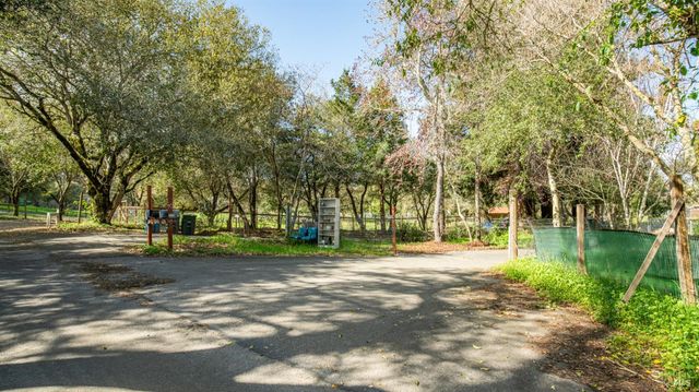 5932 Fredricks Rd, Sebastopol, CA 95472