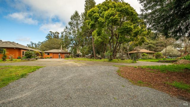 5932 Fredricks Rd, Sebastopol, CA 95472