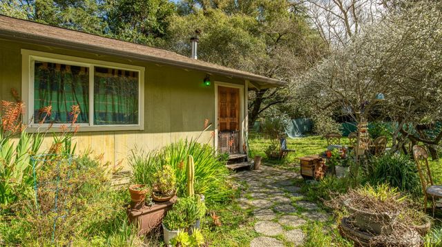 5932 Fredricks Rd, Sebastopol, CA 95472