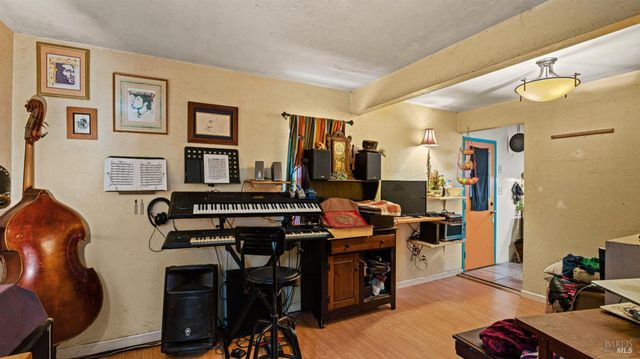 5932 Fredricks Rd, Sebastopol, CA 95472