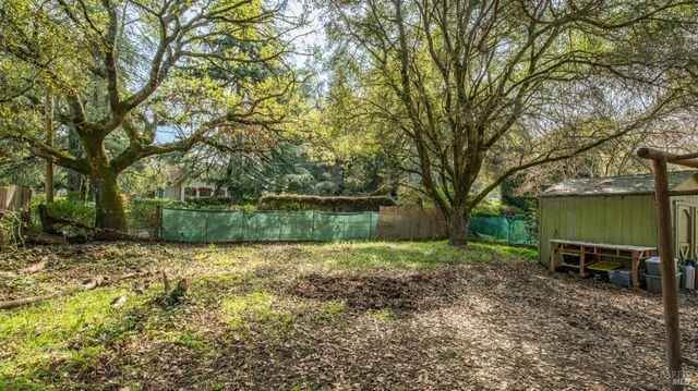 5932 Fredricks Rd, Sebastopol, CA 95472