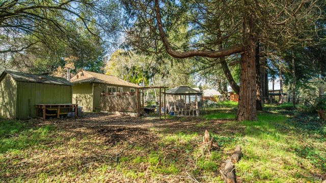 5932 Fredricks Rd, Sebastopol, CA 95472