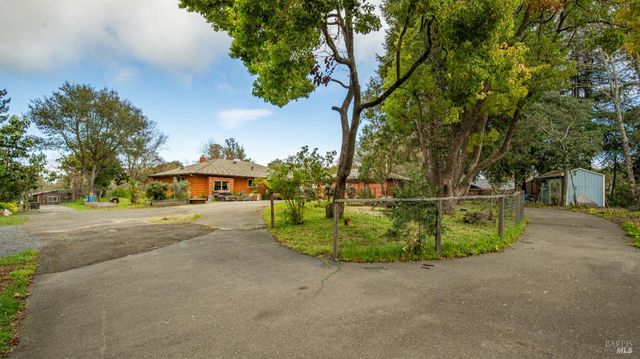 5932 Fredricks Rd, Sebastopol, CA 95472