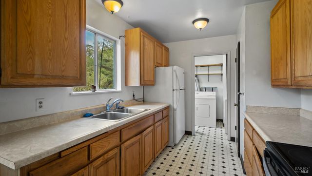 5932 Fredricks Rd, Sebastopol, CA 95472