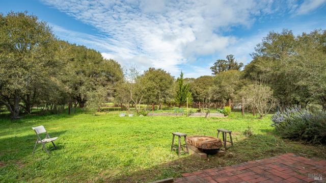 5932 Fredricks Rd, Sebastopol, CA 95472