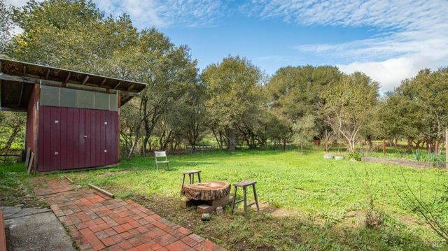 5932 Fredricks Rd, Sebastopol, CA 95472