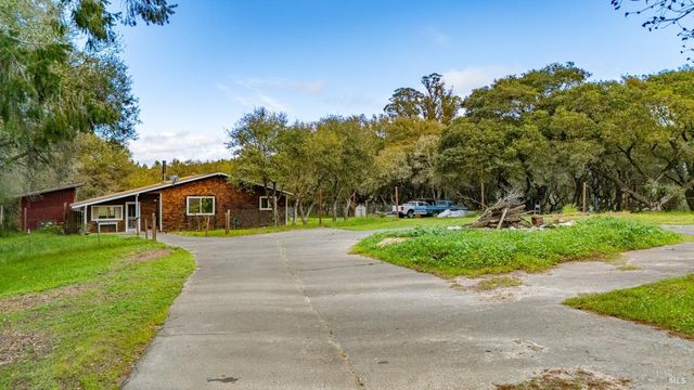 5932 Fredricks Rd, Sebastopol, CA 95472