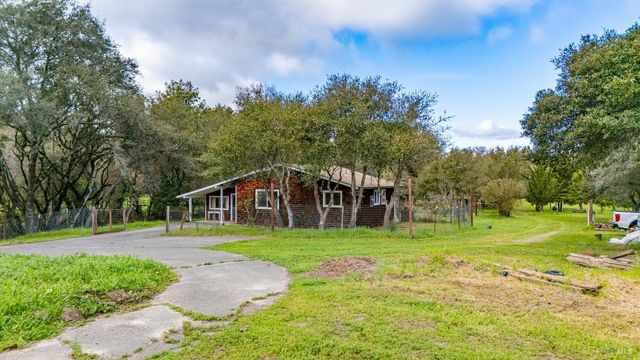5932 Fredricks Rd, Sebastopol, CA 95472