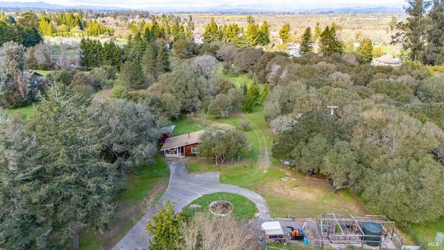 5932 Fredricks Rd, Sebastopol, CA 95472