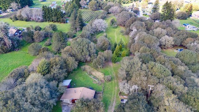 5932 Fredricks Rd, Sebastopol, CA 95472