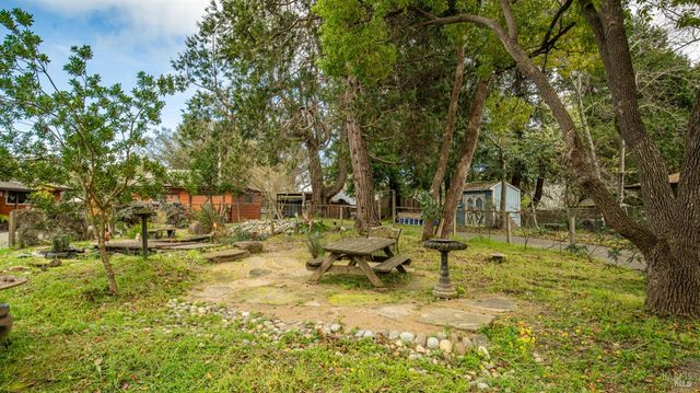 5932 Fredricks Rd, Sebastopol, CA 95472