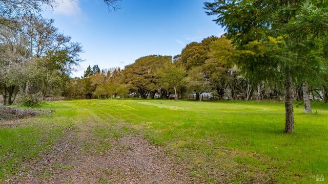 5932 Fredricks Rd, Sebastopol, CA 95472