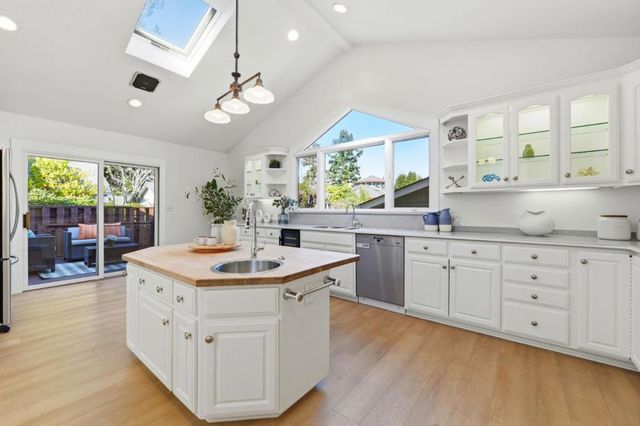 1015 High Street, Palo Alto, CA 94301