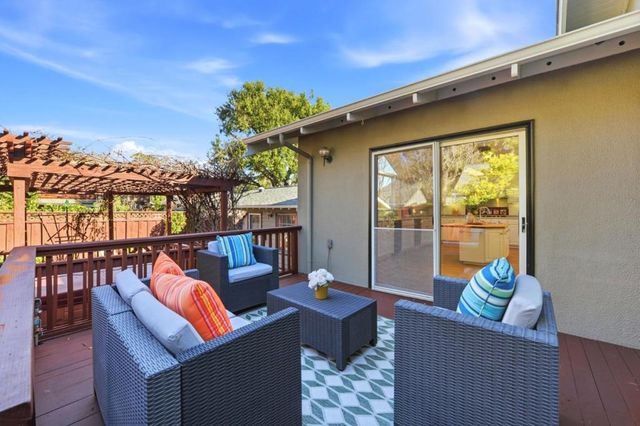 1015 High Street, Palo Alto, CA 94301