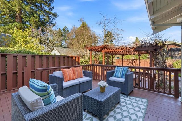 1015 High Street, Palo Alto, CA 94301