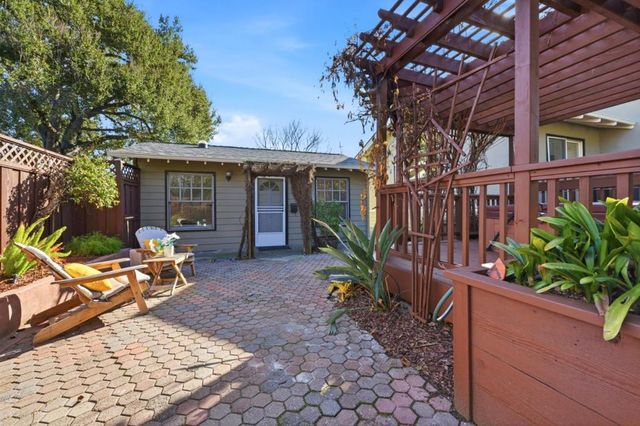 1015 High Street, Palo Alto, CA 94301