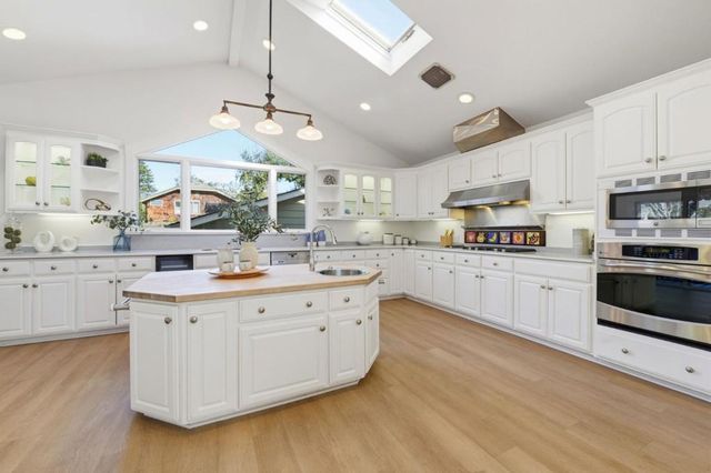 1015 High Street, Palo Alto, CA 94301