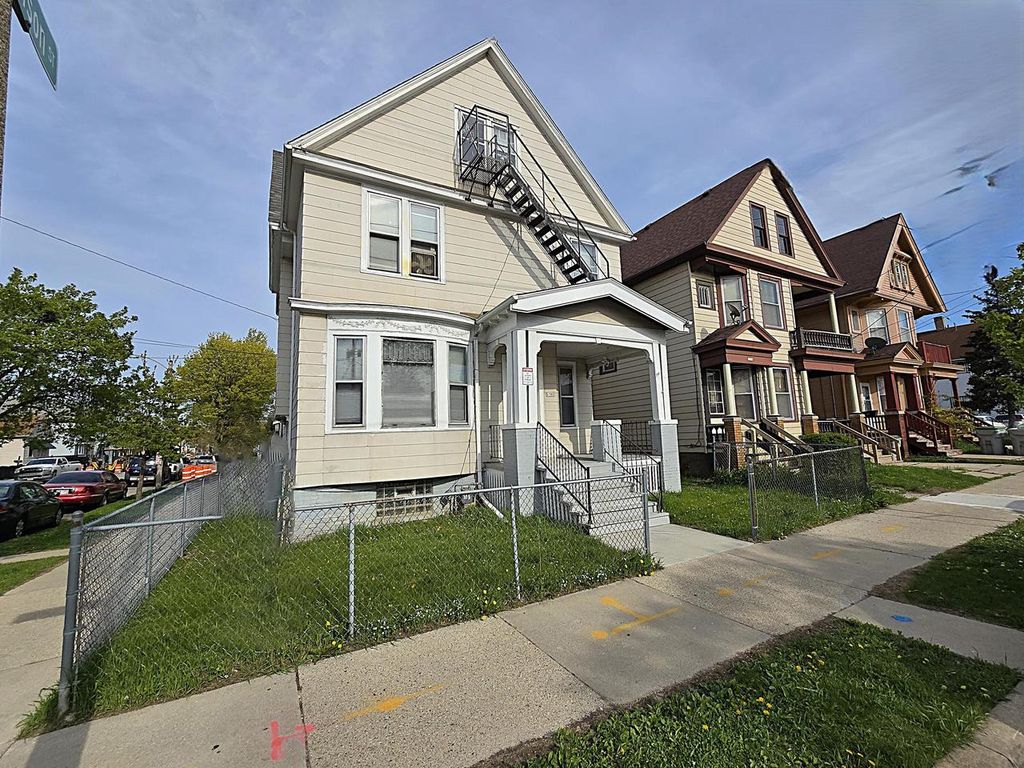 1302 S 11th STREET, Milwaukee, WI 53204