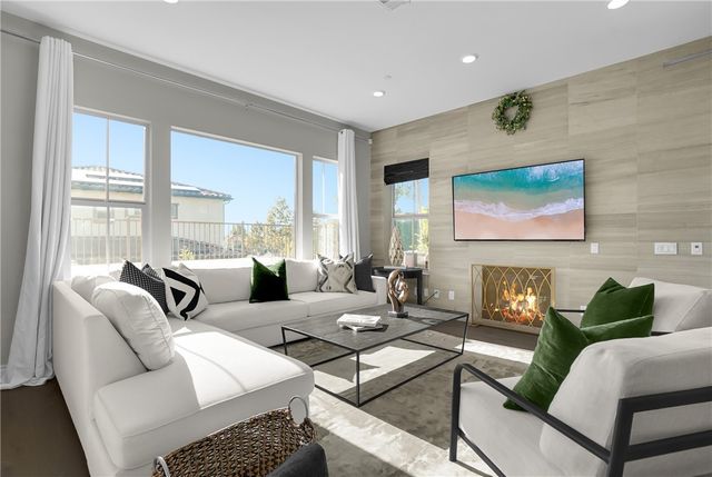 2060 Aliso Canyon, Lake Forest, CA 92610