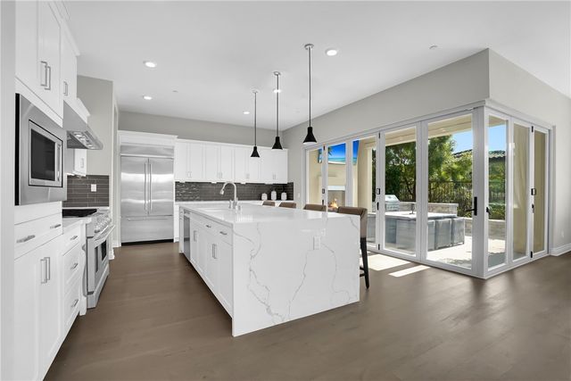 2060 Aliso Canyon, Lake Forest, CA 92610