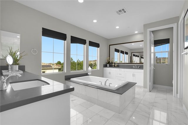 2060 Aliso Canyon, Lake Forest, CA 92610