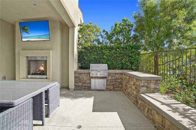 2060 Aliso Canyon, Lake Forest, CA 92610