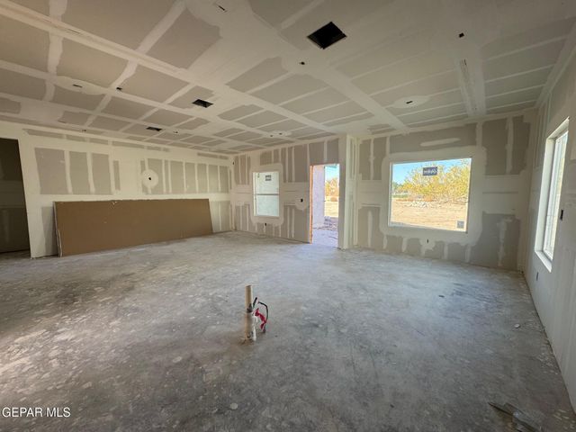 601 Harvest Grove Lane, Socorro, TX 79927