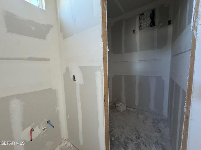 601 Harvest Grove Lane, Socorro, TX 79927