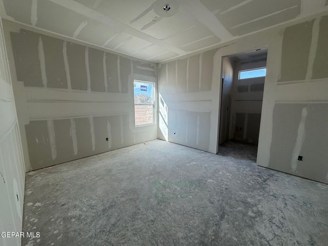 601 Harvest Grove Lane, Socorro, TX 79927