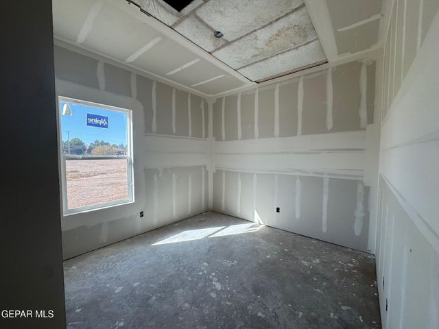 601 Harvest Grove Lane, Socorro, TX 79927