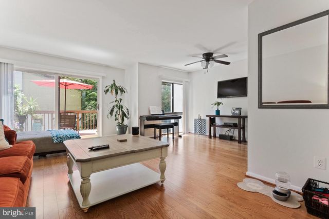 2343 MILLENNIUM LN, Reston, VA 20191