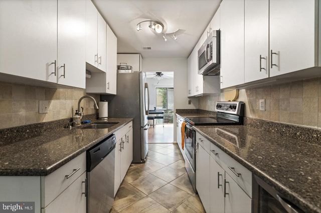 2343 MILLENNIUM LN, Reston, VA 20191