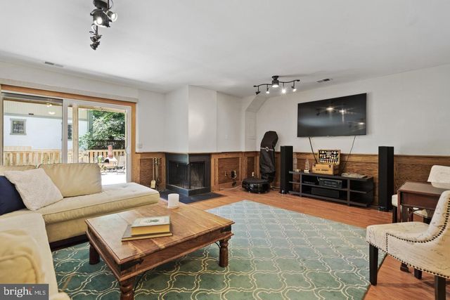 2343 MILLENNIUM LN, Reston, VA 20191