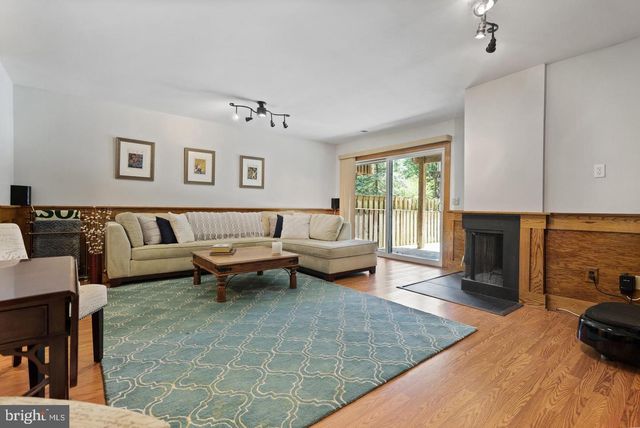 2343 MILLENNIUM LN, Reston, VA 20191