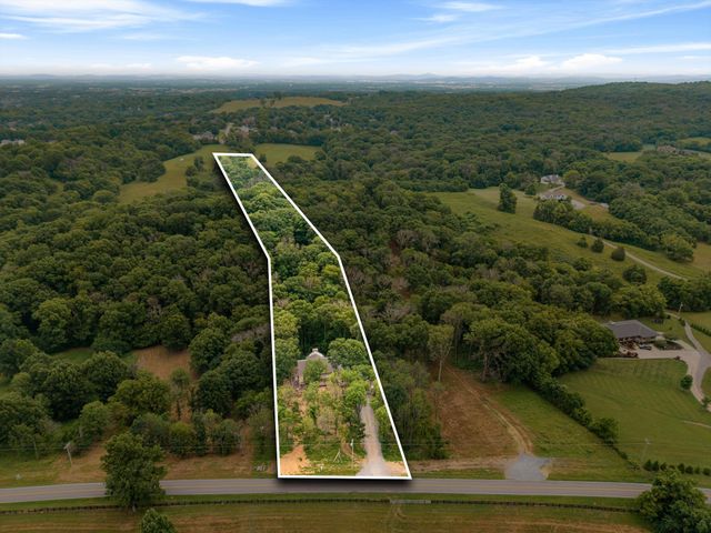 971 Palmer Rd, Lebanon, TN 37090