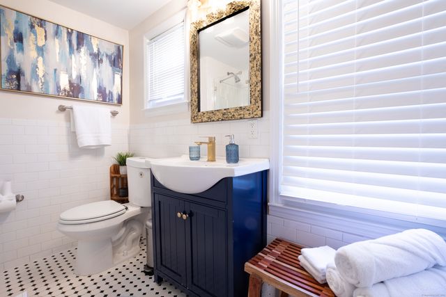 29 Quintard Terrace, Stamford, CT 06902