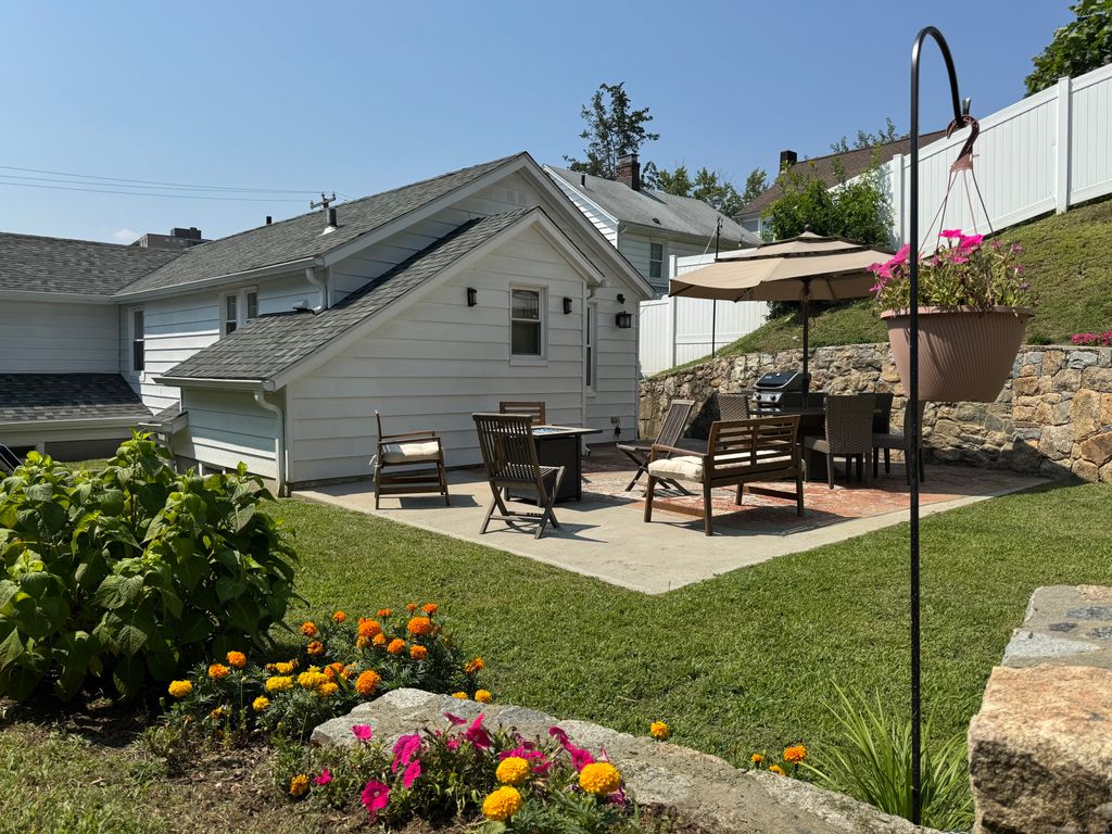 29 Quintard Terrace, Stamford, CT 06902