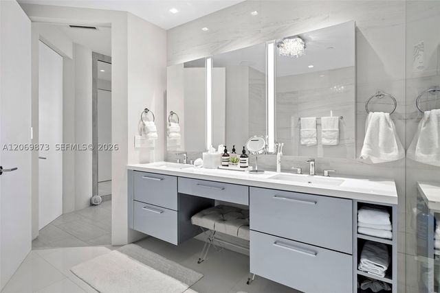 100 S Pointe Dr 1409, Miami Beach, FL 33139